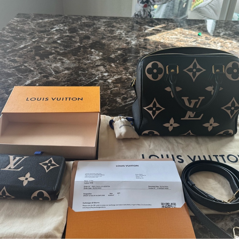 Louis Vuitton Speedy 25 with matching zippy wallet